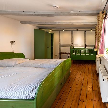 Fachwerkhotel - Ferienhaeuser Vorhof Zur Hoelle Quedlinburg Buitenkant foto