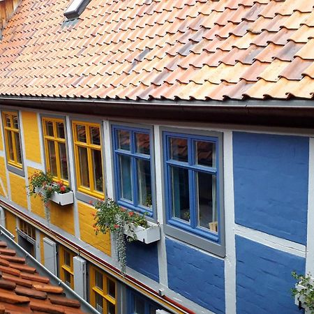 Fachwerkhotel - Ferienhaeuser Vorhof Zur Hoelle Quedlinburg Buitenkant foto