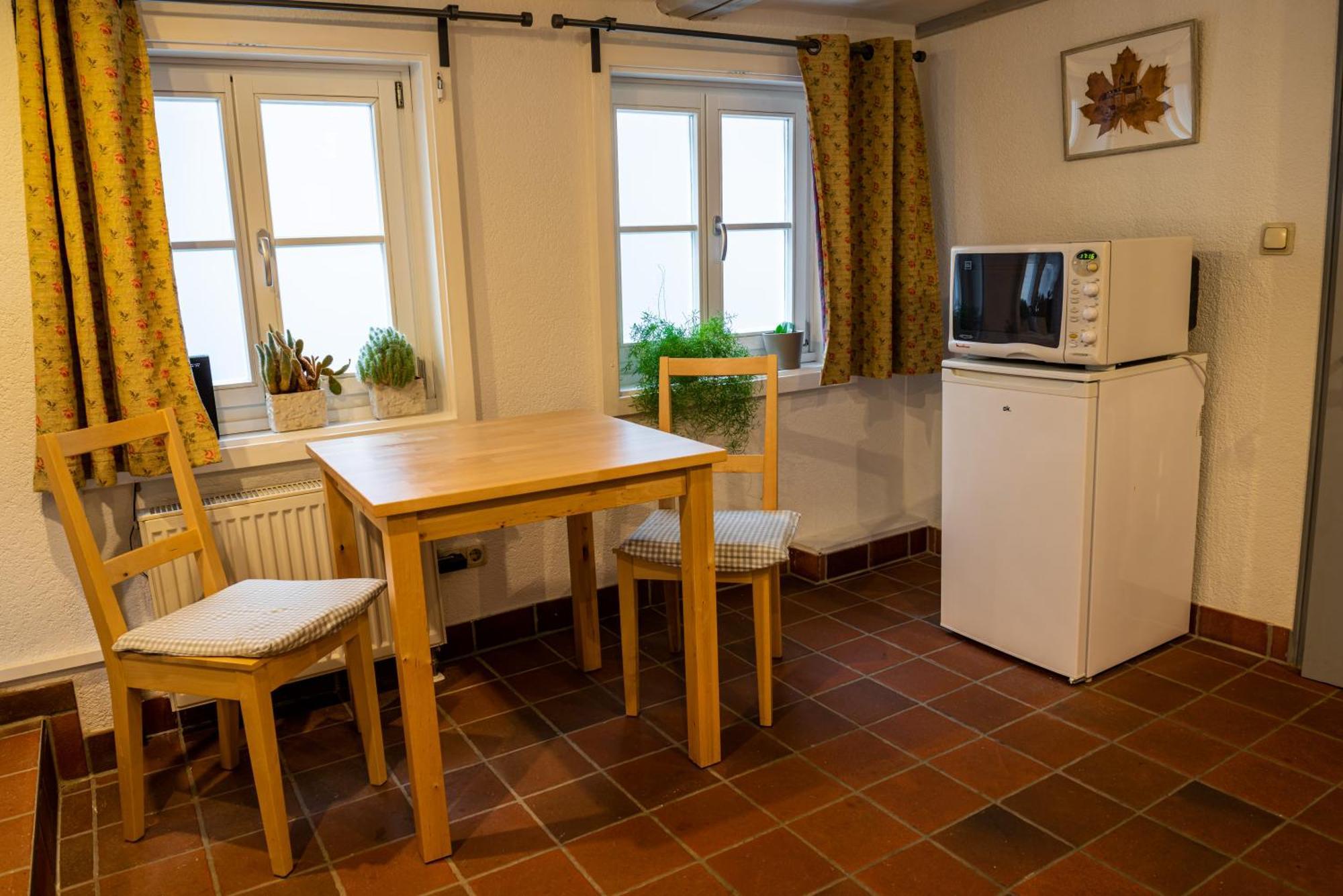 Fachwerkhotel - Ferienhaeuser Vorhof Zur Hoelle Quedlinburg Buitenkant foto