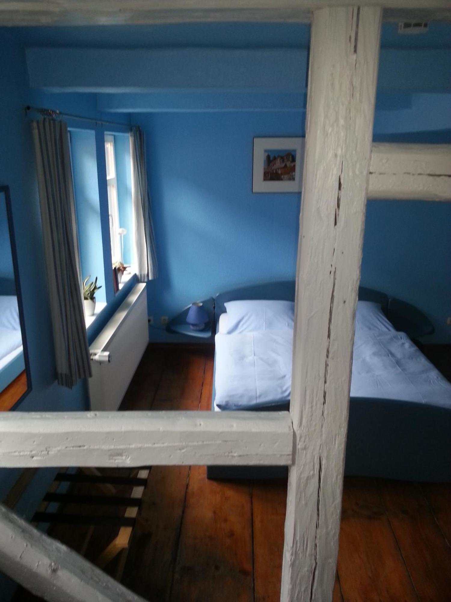 Fachwerkhotel - Ferienhaeuser Vorhof Zur Hoelle Quedlinburg Buitenkant foto