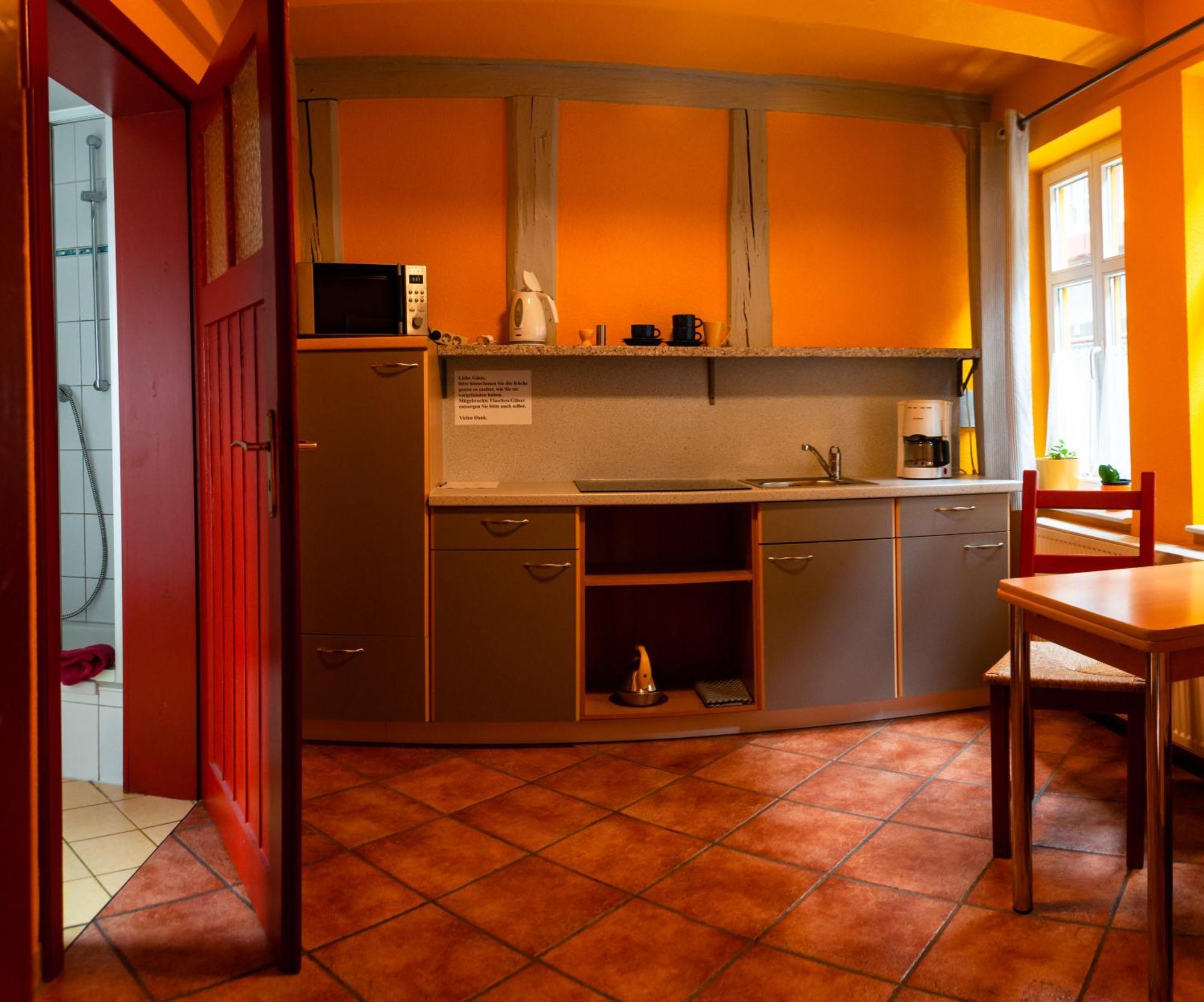Fachwerkhotel - Ferienhaeuser Vorhof Zur Hoelle Quedlinburg Buitenkant foto