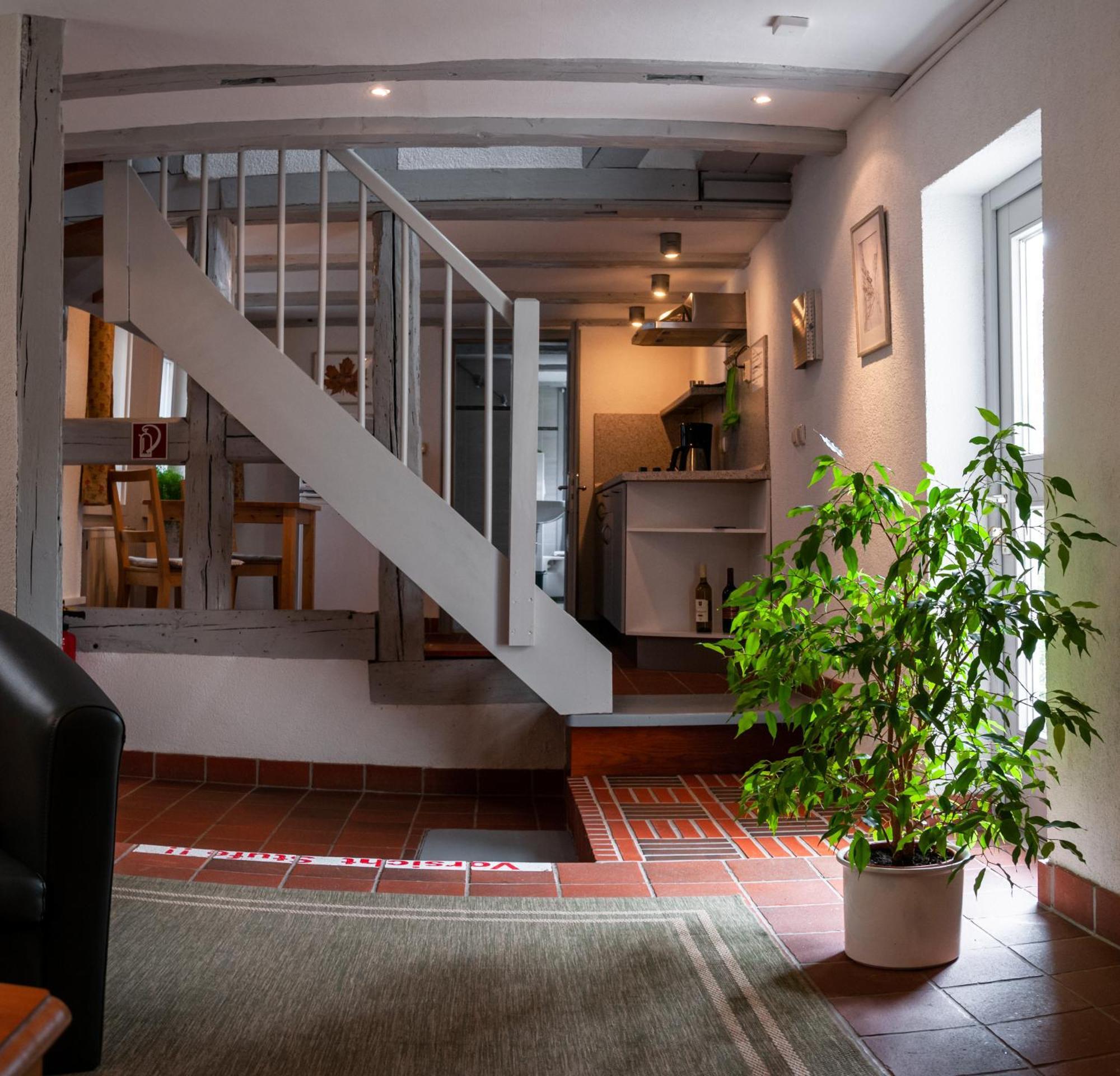 Fachwerkhotel - Ferienhaeuser Vorhof Zur Hoelle Quedlinburg Buitenkant foto
