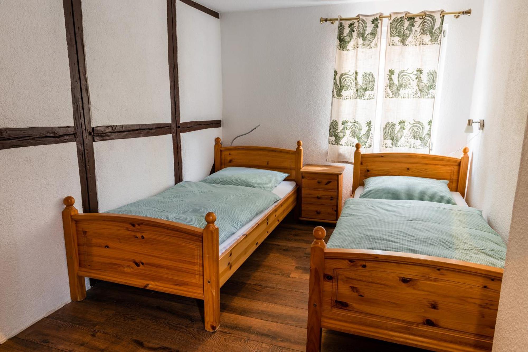Fachwerkhotel - Ferienhaeuser Vorhof Zur Hoelle Quedlinburg Buitenkant foto