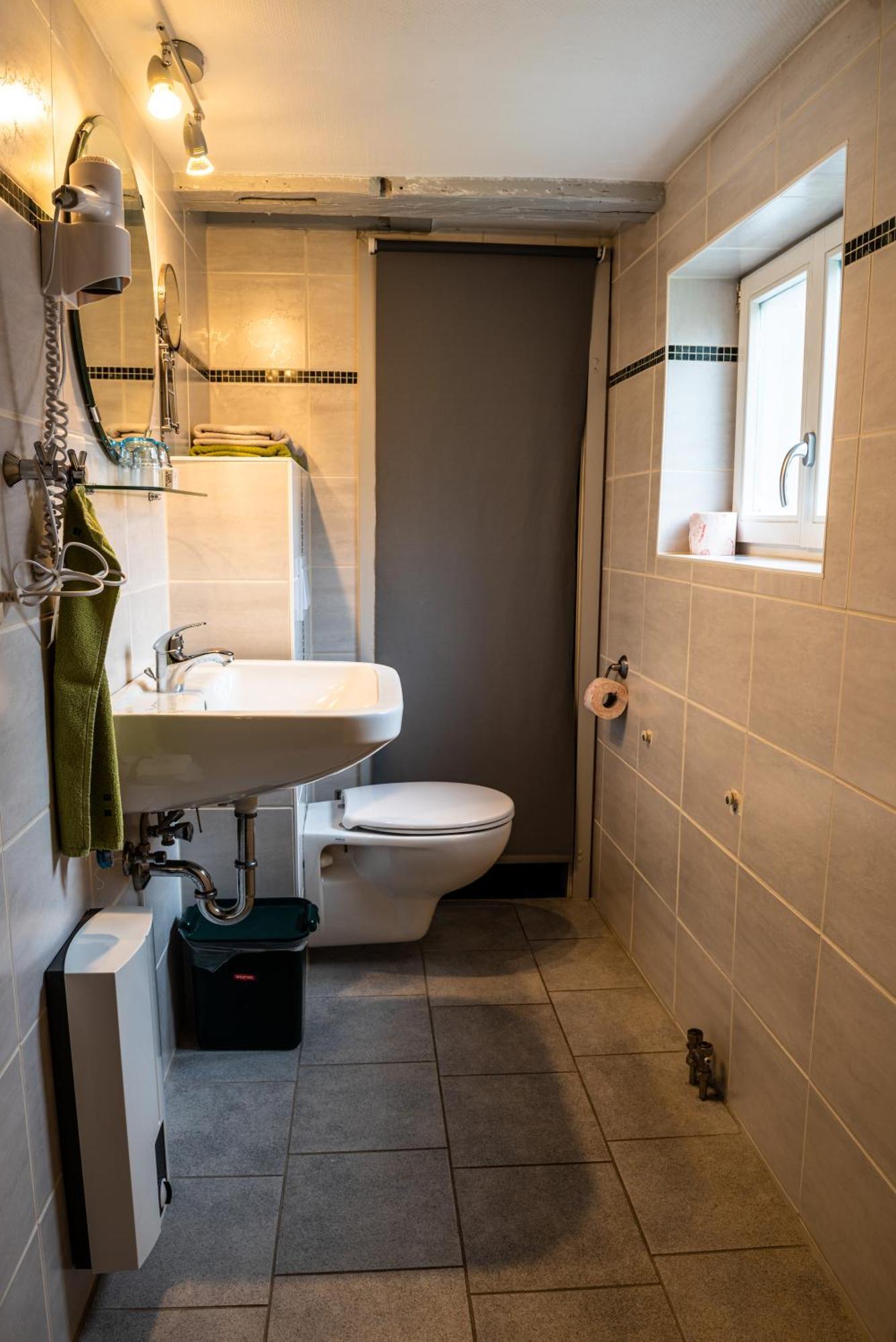 Fachwerkhotel - Ferienhaeuser Vorhof Zur Hoelle Quedlinburg Buitenkant foto