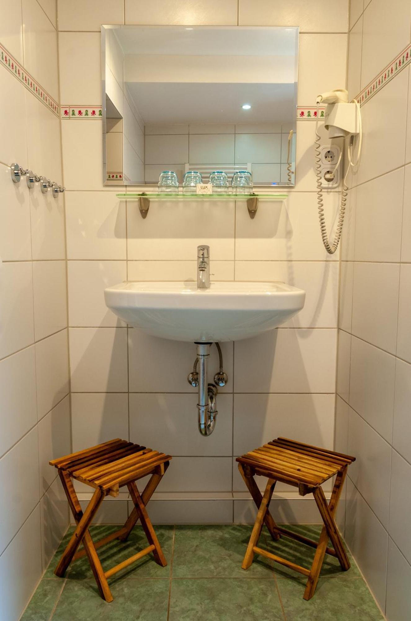 Fachwerkhotel - Ferienhaeuser Vorhof Zur Hoelle Quedlinburg Buitenkant foto