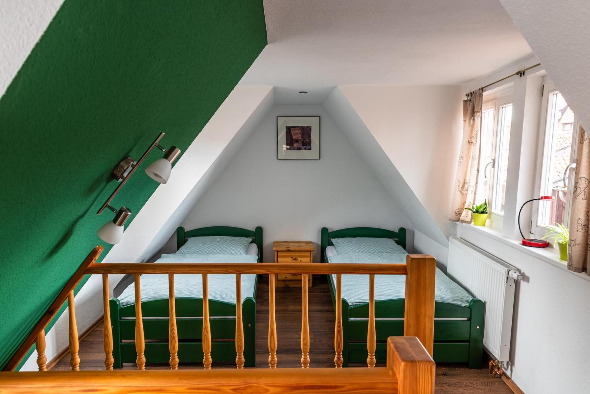 Fachwerkhotel - Ferienhaeuser Vorhof Zur Hoelle Quedlinburg Buitenkant foto