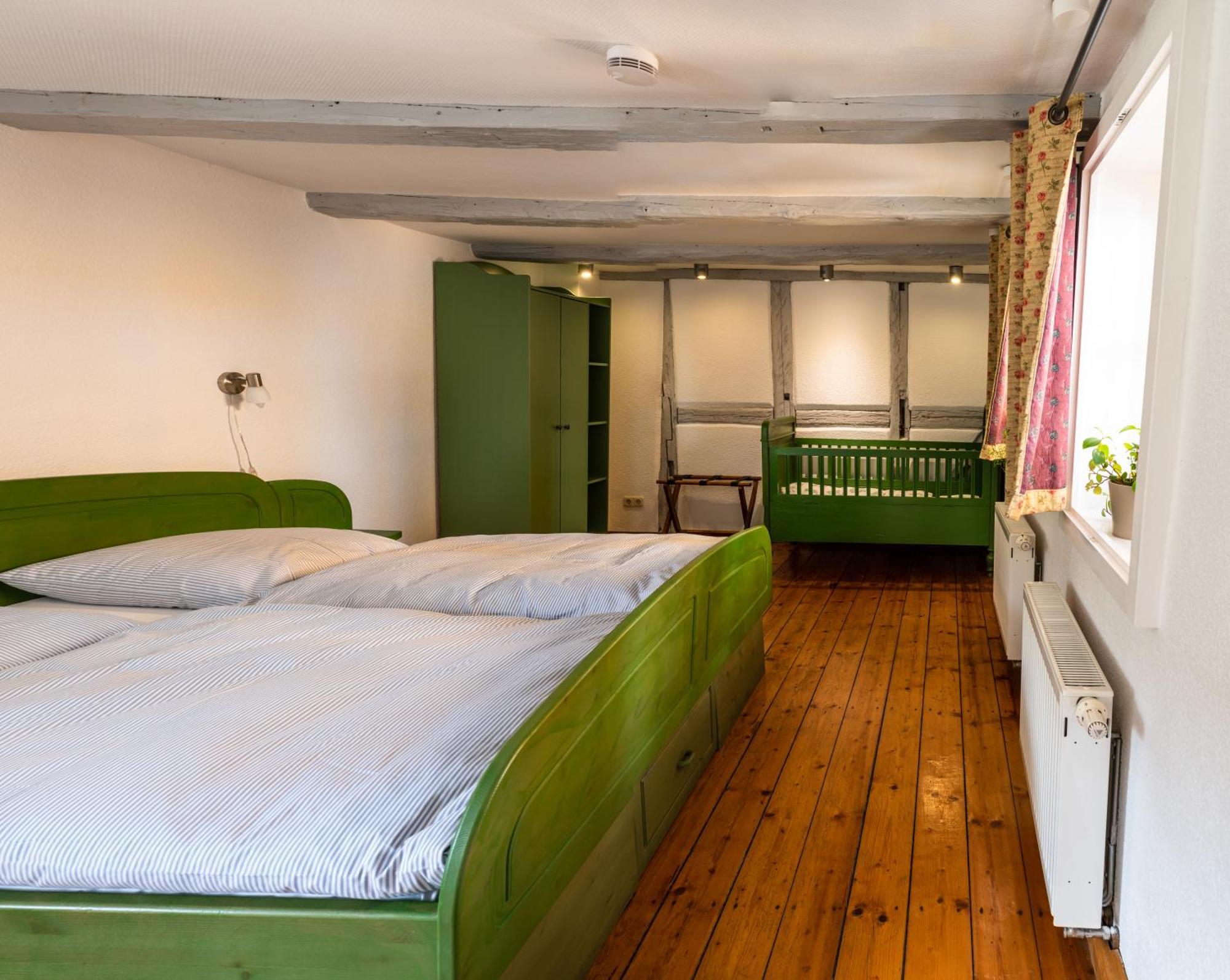 Fachwerkhotel - Ferienhaeuser Vorhof Zur Hoelle Quedlinburg Buitenkant foto