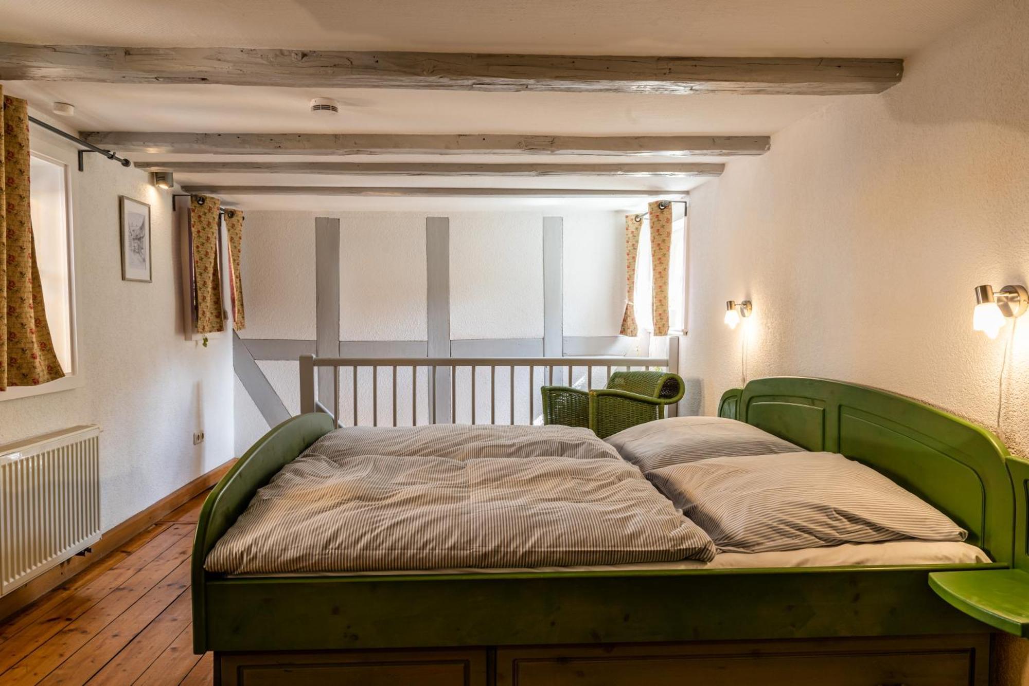 Fachwerkhotel - Ferienhaeuser Vorhof Zur Hoelle Quedlinburg Buitenkant foto